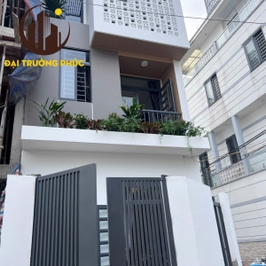 NHÀ PHỐ ÔNG LA THANH CA 